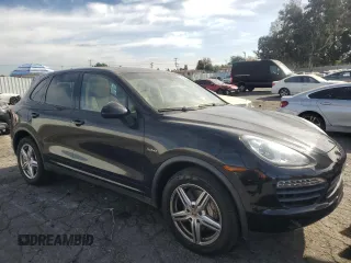 2013 Porsche Cayenne S Hybrid z VIN WP1AE2A21DLA14185, wystawiony jako Copart lot #81671674 z przebiegiem 118 890 mil mil oraz Czysty tytuł • Clean title. Historia ofert i sprzedaży dostępna na DreamBid. Obrazek 4.