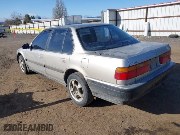 1991 Honda Accord LX with VIN JHMCB7656MC028293, listed as a IAAI auction lot 41992201 with 191,514 mi miles. Bid and sale history available at carsss.com. Image 3.