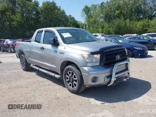 2012 Toyota Tundra z VIN 5TFRM5F19CX046642, wystawiony jako IAAI lot #40099944 z przebiegiem 141 137 mil mil oraz . Historia ofert i sprzedaży dostępna na DreamBid. Obrazek 1.