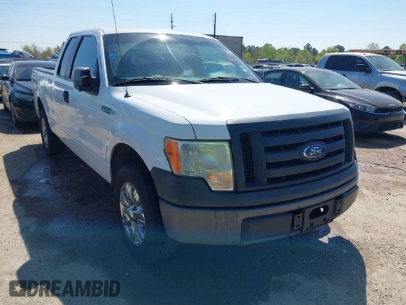 2011 Ford F-150 XL with VIN 1FTEX1CM3BFC31724, listed as a IAAI auction lot 41874831 with 235,430 mi miles. Bid and sale history available at carsss.com. Image 1.