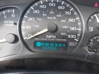 2002 Chevrolet Suburban Z71 with VIN 3GNFK16Z82G296620, listed as a IAAI auction lot 41572570 with 332,095 mi miles. Bid and sale history available at carsss.com. Image 7.