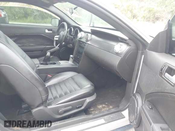 2007 Ford Mustang GT Deluxe with VIN 1ZVFT82H575250931, listed as a IAAI auction lot 42631956 with 152,886 mi miles and . Bid and sale history available at DreamBid. Image 5.