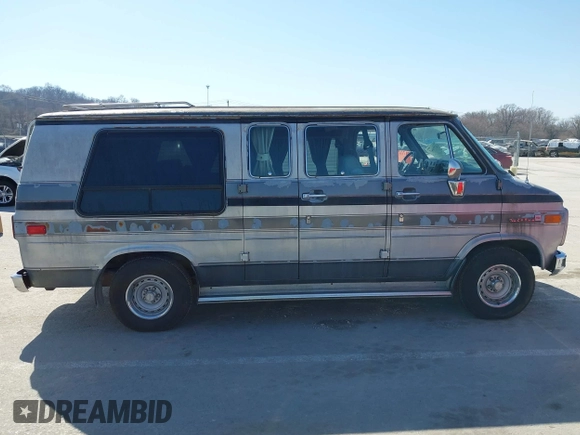 1989 GMC Vandura z VIN 1GDEG25KXK7519540, wystawiony jako IAAI lot #41771047 z przebiegiem 638 734 mil mil oraz . Historia ofert i sprzedaży dostępna na DreamBid. Obrazek 13.