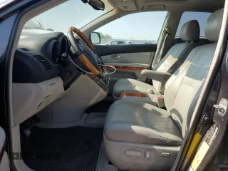 2005 Lexus RX 330 z VIN 2T2HA31U75C070140, wystawiony jako Copart lot #62336355 z przebiegiem 176 357 mil mil oraz Czysty tytuł • Clean title. Historia ofert i sprzedaży dostępna na DreamBid. Obrazek 7.