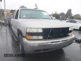 2004 Chevrolet Tahoe LS with VIN 1GNEC13T24R186187, listed as a IAAI auction lot 41582542 with 1 mi miles. Bid and sale history available at carsss.com. Image 1.