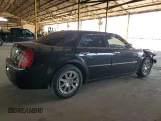 2007 Chrysler 300 C z VIN 2C3LA63H67H776240, wystawiony jako Copart lot #54267355 z przebiegiem 121 357 mil mil oraz Szkoda całkowita • Salvage title. Historia ofert i sprzedaży dostępna na DreamBid. Obrazek 3.