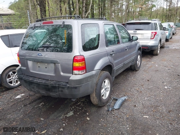 2007 Ford Escape XLS with VIN 1FMYU92Z37KB16651, listed as a IAAI auction lot 41986040 with 119,286 mi miles. Bid and sale history available at carsss.com. Image 4.