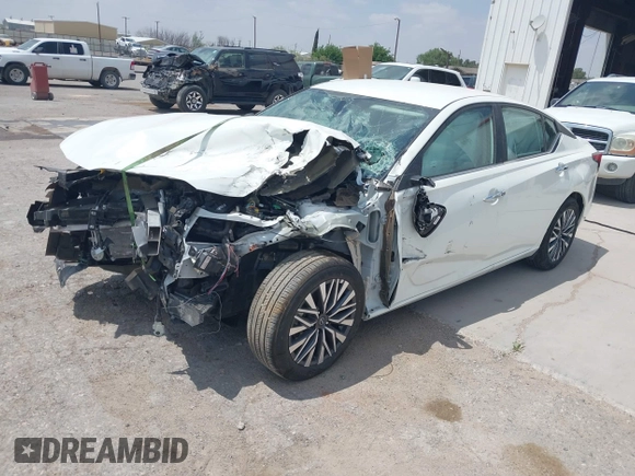 2025 Nissan Altima SV with VIN 1N4BL4DV3SN373851, listed as a IAAI auction lot 42123464 with 4,401 mi miles and . Bid and sale history available at DreamBid. Image 16.
