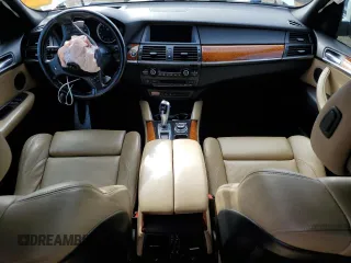 2010 BMW X5 M z VIN 5YMGY0C55ALK25116, wystawiony jako Copart lot #45366595 z przebiegiem 183 798 mil mil oraz Szkoda całkowita • Salvage title. Historia ofert i sprzedaży dostępna na DreamBid. Obrazek 8.