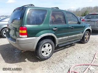2001 Ford Escape XLT with VIN 1FMYU03141KB92083, listed as a IAAI auction lot 41840250 with 221,444 mi miles. Bid and sale history available at carsss.com. Image 4.