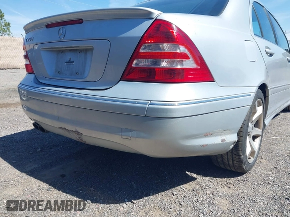 2007 Mercedes-Benz C 230 Sport with VIN WDBRF52H47A933571, listed as a IAAI auction lot 42168454 with 157,854 mi miles and . Bid and sale history available at DreamBid. Image 6.
