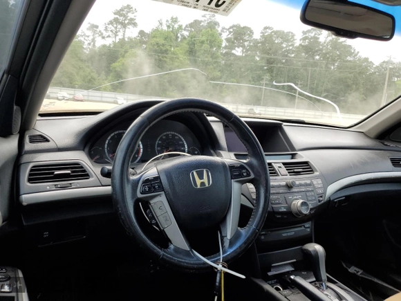 2008 Honda Accord EX-L z VIN 1HGCP26838A038248, wystawiony jako Copart lot #57145655 z przebiegiem 169 468 mil mil oraz Szkoda całkowita • Salvage title. Historia ofert i sprzedaży dostępna na DreamBid. Obrazek 8.