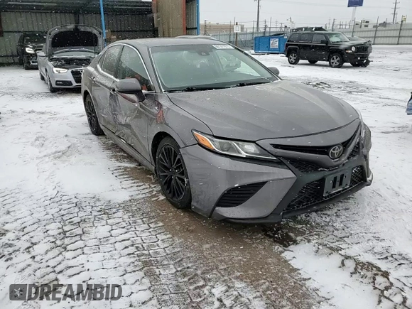 2020 Toyota Camry SE z VIN 4T1G11AK6LU943973, wystawiony jako Copart lot #88141975 z przebiegiem 77 589 mil mil oraz Szkoda całkowita • Salvage title. Historia ofert i sprzedaży dostępna na DreamBid. Obrazek 10.
