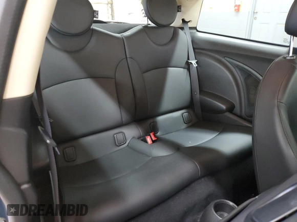 2011 MINI Hardtop with VIN WMWSU3C54BT184251, listed as a Copart auction lot 59298135 with 123,864 mi miles and Salvage title. Bid and sale history available at DreamBid. Image 10.