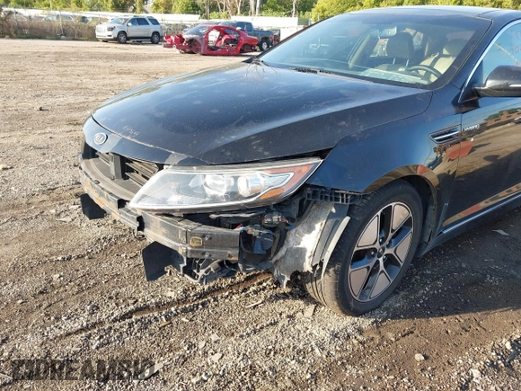 2013 Kia Optima Hybrid EX with VIN KNAGM4AD4D5040177, listed as a IAAI auction lot 40496029 with Not Provided miles. Bid and sale history available at carsss.com. Image 12.
