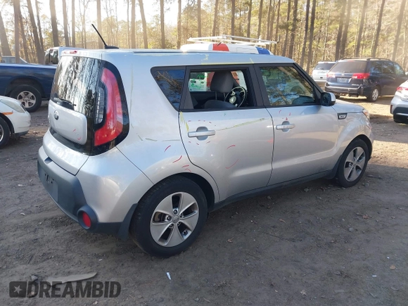 2016 Kia Soul with VIN KNDJN2A29G7843388, listed as a IAAI auction lot 40996261 with 103,900 mi miles. Bid and sale history available at carsss.com. Image 4.