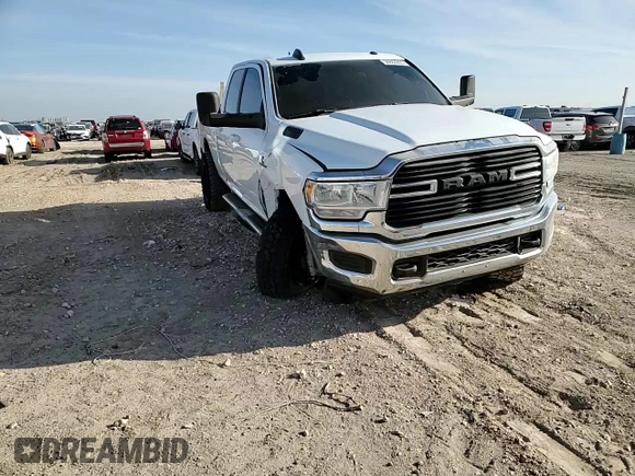 2021 Ram 2500 Big Horn z VIN 3C6UR5DL2MG555372, wystawiony jako Copart lot #50884805 z przebiegiem 91 633 mil mil oraz Szkoda całkowita • Salvage title. Historia ofert i sprzedaży dostępna na DreamBid. Obrazek 10.