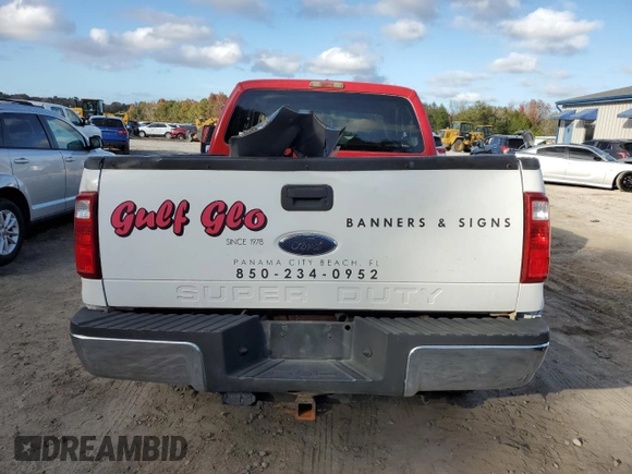 2010 Ford F-250 XL z VIN 1FTSX2BY5AEA13768, wystawiony jako Copart lot #85001124 z przebiegiem Nie podano mil oraz Szkoda całkowita • Salvage title. Historia ofert i sprzedaży dostępna na DreamBid. Obrazek 6.