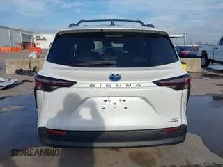 2024 Toyota Sienna XLE with VIN 5TDYRKEC7RS222844, listed as a IAAI auction lot 41424230 with 2,456 mi miles. Bid and sale history available at carsss.com. Image 17.