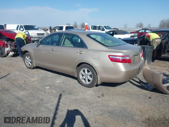 2008 Toyota Camry LE z VIN 4T1BE46K78U748805, wystawiony jako IAAI lot #41644868 z przebiegiem 32 704 mil mil oraz . Historia ofert i sprzedaży dostępna na DreamBid. Obrazek 3.