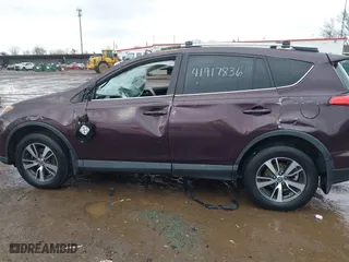 2016 Toyota RAV4 XLE with VIN 2T3RFREV1GW472485, listed as a IAAI auction lot 41917836 with 90,405 mi miles. Bid and sale history available at carsss.com. Image 13.