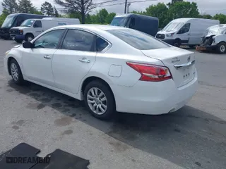 2013 Nissan Altima 2.5 SL with VIN 1N4AL3AP4DC273073, listed as a IAAI auction lot 41915963 with 194,475 mi miles. Bid and sale history available at carsss.com. Image 3.