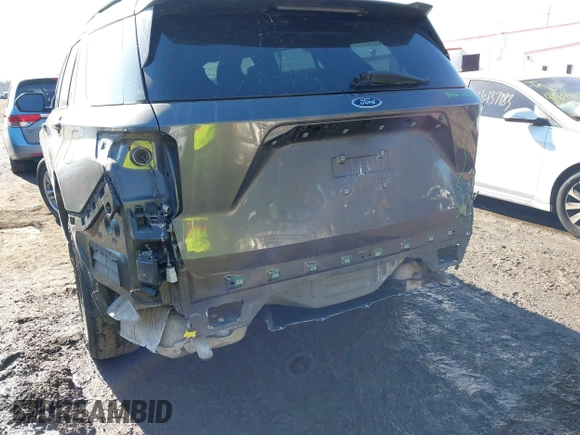 2020 Ford Explorer XLT z VIN 1FMSK8DH0LGA26283, wystawiony jako IAAI lot #41406249 z przebiegiem 85 254 mil mil oraz . Historia ofert i sprzedaży dostępna na DreamBid. Obrazek 6.