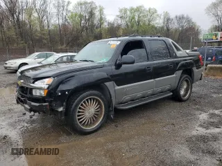2002 Chevrolet Avalanche with VIN 3GNEK13T82G132943, listed as a Copart auction lot 51777775 with 335,753 mi miles and Salvage Title. Bid and sale history available at carsss.com. Image 1.