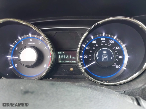 2013 Hyundai Sonata SE with VIN 5NPEC4AC3DH665190, listed as a IAAI auction lot 41124502 with 247,086 mi miles. Bid and sale history available at carsss.com. Image 7.