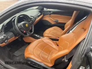 2017 Ferrari 488 z VIN ZFF79ALA4H0220818, wystawiony jako Copart lot #84857004 z przebiegiem 17 208 mil mil oraz Szkody całkowita. Historia ofert i sprzedaży dostępna na DreamBid. Obrazek 9.
