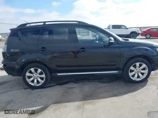 2010 Mitsubishi Outlander XLS with VIN JA4JT4AX6AZ002549, listed as a IAAI auction lot 41669290 with 136,757 mi miles. Bid and sale history available at carsss.com. Image 13.