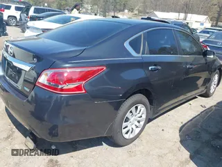 2013 Nissan Altima 2.5 S with VIN 1N4AL3AP8DC914998, listed as a IAAI auction lot 41839546 with 110,807 mi miles and . Bid and sale history available at carsss.com. Image 4.