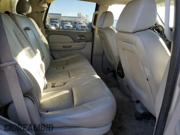 2008 GMC Yukon SLT 4SA z VIN 1GKFK13038R172640, wystawiony jako Copart lot #46718785 z przebiegiem 202 819 mil mil oraz Szkoda całkowita • Salvage title. Historia ofert i sprzedaży dostępna na DreamBid. Obrazek 12.