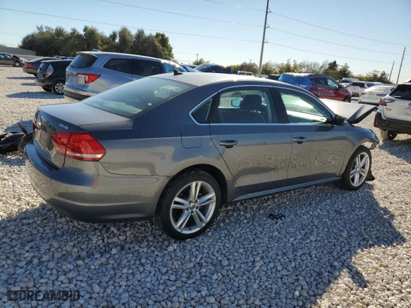 2014 Volkswagen Passat SE w/Sunroof with VIN 1VWBS7A36EC074658, listed as a Copart auction lot 81682904 with 120,402 mi miles and Salvage Title. Bid and sale history available at carsss.com. Image 3.