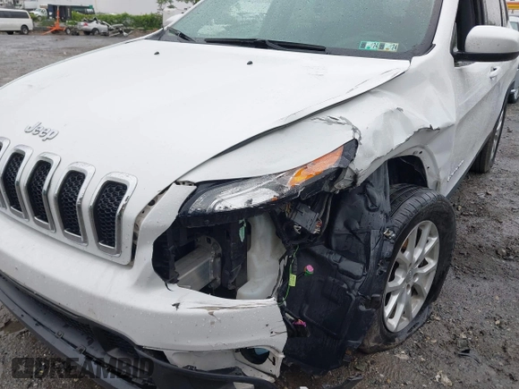 2016 Jeep Cherokee Altitude with VIN 1C4PJMCB8GW372242, listed as a IAAI auction lot 42214287 with 87,597 mi miles and . Bid and sale history available at DreamBid. Image 6.