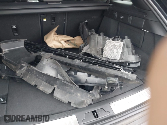 2025 Land Rover Range Rover Velar Dynamic SE with VIN SALYL2EX9SA809479, listed as a IAAI auction lot 42150495 with 7,038 mi miles and . Bid and sale history available at DreamBid. Image 17.