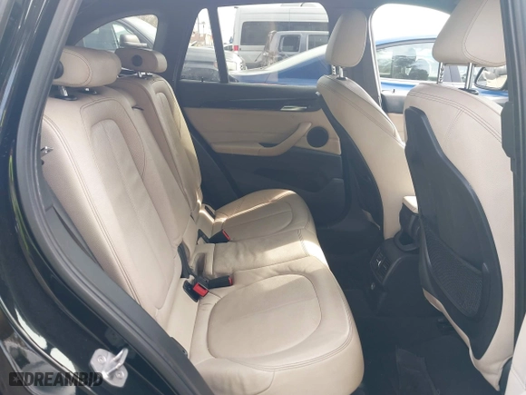 2018 BMW X1 sDrive28i with VIN WBXHU7C39J5L07129, listed as a IAAI auction lot 41472014 with 56,486 mi miles. Bid and sale history available at carsss.com. Image 8.