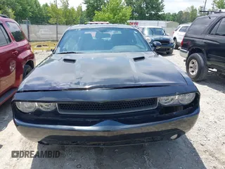 2010 Dodge Challenger R/T Classic z VIN 2B3CJ5DT0AH184026, wystawiony jako IAAI lot #42388128 z przebiegiem 181 601 mil mil oraz . Historia ofert i sprzedaży dostępna na DreamBid. Obrazek 12.