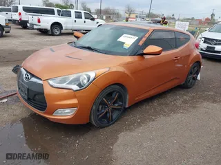 2015 Hyundai Veloster RE:FLEX with VIN KMHTC6AD8FU238345, listed as a IAAI auction lot 41549377 with 117,240 mi miles. Bid and sale history available at carsss.com. Image 2.