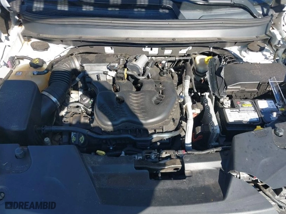 2018 Jeep Cherokee Trailhawk with VIN 1C4PJMBX8JD562994, listed as a IAAI auction lot 41281555 with 86,702 mi miles. Bid and sale history available at carsss.com. Image 10.