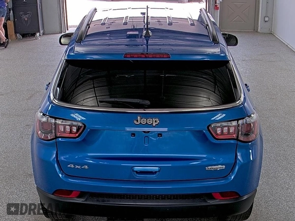 2021 Jeep Compass Latitude z VIN 3C4NJDBB0MT594087, wystawiony jako IAAI lot #42791550 z przebiegiem 78 385 mil mil oraz . Historia ofert i sprzedaży dostępna na DreamBid. Obrazek 31.