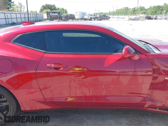 2017 Chevrolet Camaro 2LT with VIN 1G1FD1RS1H0143987, listed as a IAAI auction lot 42011403 with 84,045 mi miles. Bid and sale history available at carsss.com. Image 13.