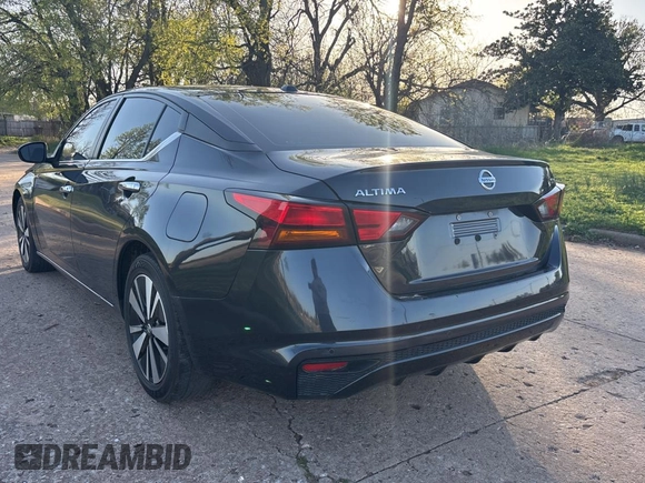 2022 Nissan Altima 2.5 SV with VIN 1N4BL4DV0NN308170, listed as a Copart auction lot 52458745 with 92,565 mi miles and Clean Title. Bid and sale history available at carsss.com. Image 3.