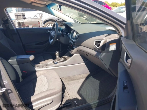 2018 Hyundai Ioniq Hybrid Blue with VIN KMHC65LC8JU062766, listed as a IAAI auction lot 41478341 with 73,944 mi miles. Bid and sale history available at carsss.com. Image 5.