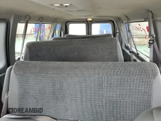 2001 Ford Econoline Passenger XL with VIN 1FBSS31L31HA96582, listed as a Copart auction lot 56147165 with 138,381 mi miles and Clean title. Bid and sale history available at DreamBid. Image 10.
