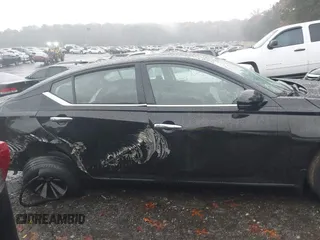 2019 Nissan Altima 2.5 SV with VIN 1N4BL4DV3KC143660, listed as a IAAI auction lot 40882186 with 112,610 mi miles. Bid and sale history available at carsss.com. Image 13.