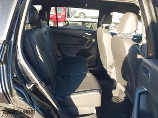 2021 Volkswagen Tiguan SE with VIN 3VV2B7AX1MM111328, listed as a IAAI auction lot 41457622 with 30,236 mi miles. Bid and sale history available at carsss.com. Image 8.