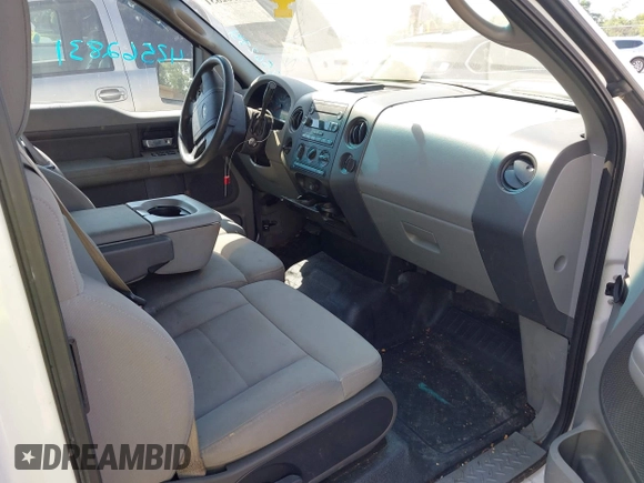 2007 Ford F-150 STX z VIN 1FTRX12W37NA09847, wystawiony jako IAAI lot #42562831 z przebiegiem 170 785 mil mil oraz . Historia ofert i sprzedaży dostępna na DreamBid. Obrazek 5.