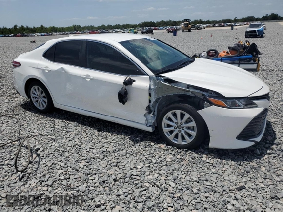 2020 Toyota Camry LE with VIN 4T1C11AK0LU340449, listed as a Copart auction lot 54071195 with 16,881 mi miles and Salvage Title. Bid and sale history available at carsss.com. Image 4.