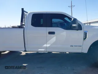 2018 Ford F-250 XL z VIN 1FT7X2BT7JEB31878, wystawiony jako IAAI lot #41852187 z przebiegiem 230 879 mil mil oraz . Historia ofert i sprzedaży dostępna na DreamBid. Obrazek 13.